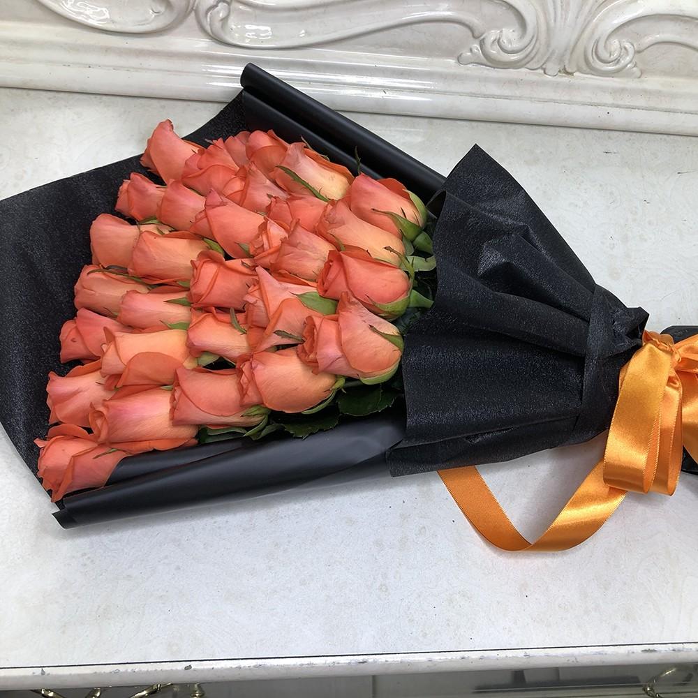 25 коралловых роз в букете - каскад