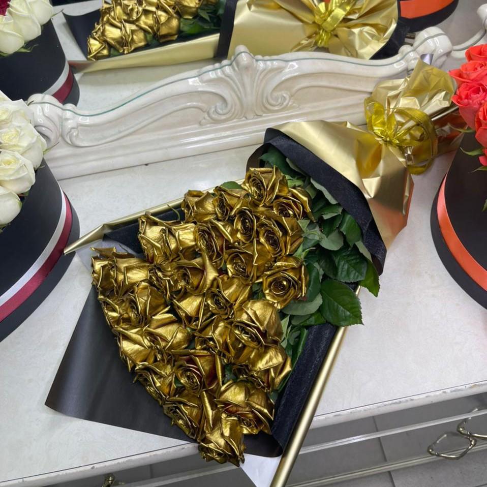 25 золотых роз в букете - каскад