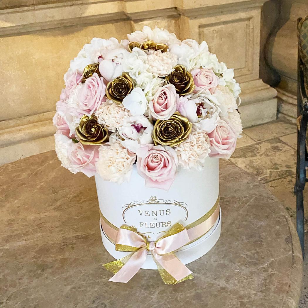 Белоснежный букет с пионами - 51 шт.