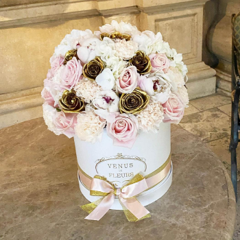 Белоснежный букет с пионами - 51 шт. Белоснежный букет с пионами - 51 шт.