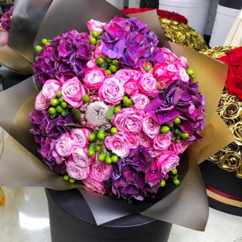 25 роз с гортензиями в букете 25 роз с гортензиями в букете