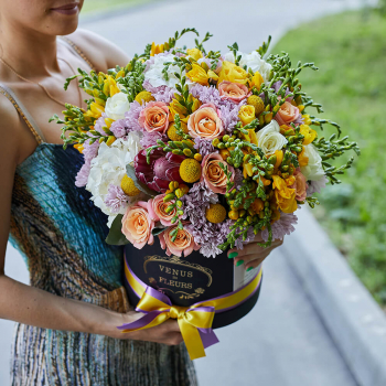 Букет "Яркий микс" от 81 шт.