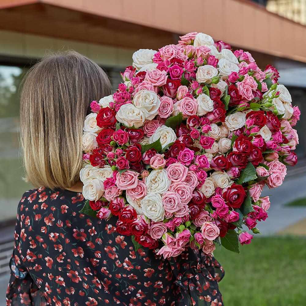 101 кустовая роза в букете - микс