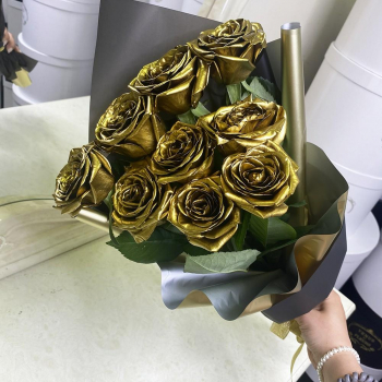 11 золотых роз в букете