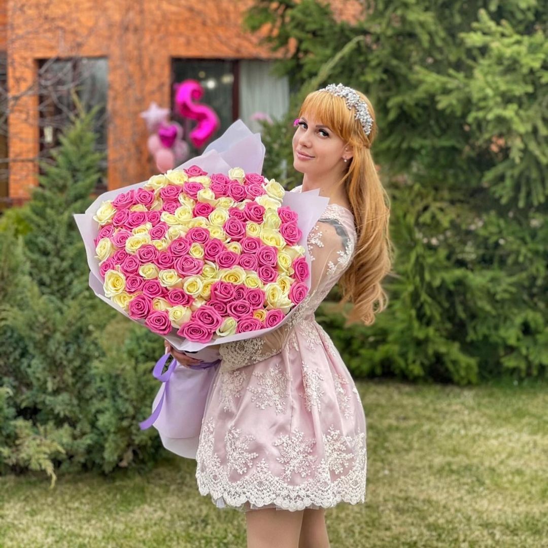 Бело-розовый букет из 101 розы