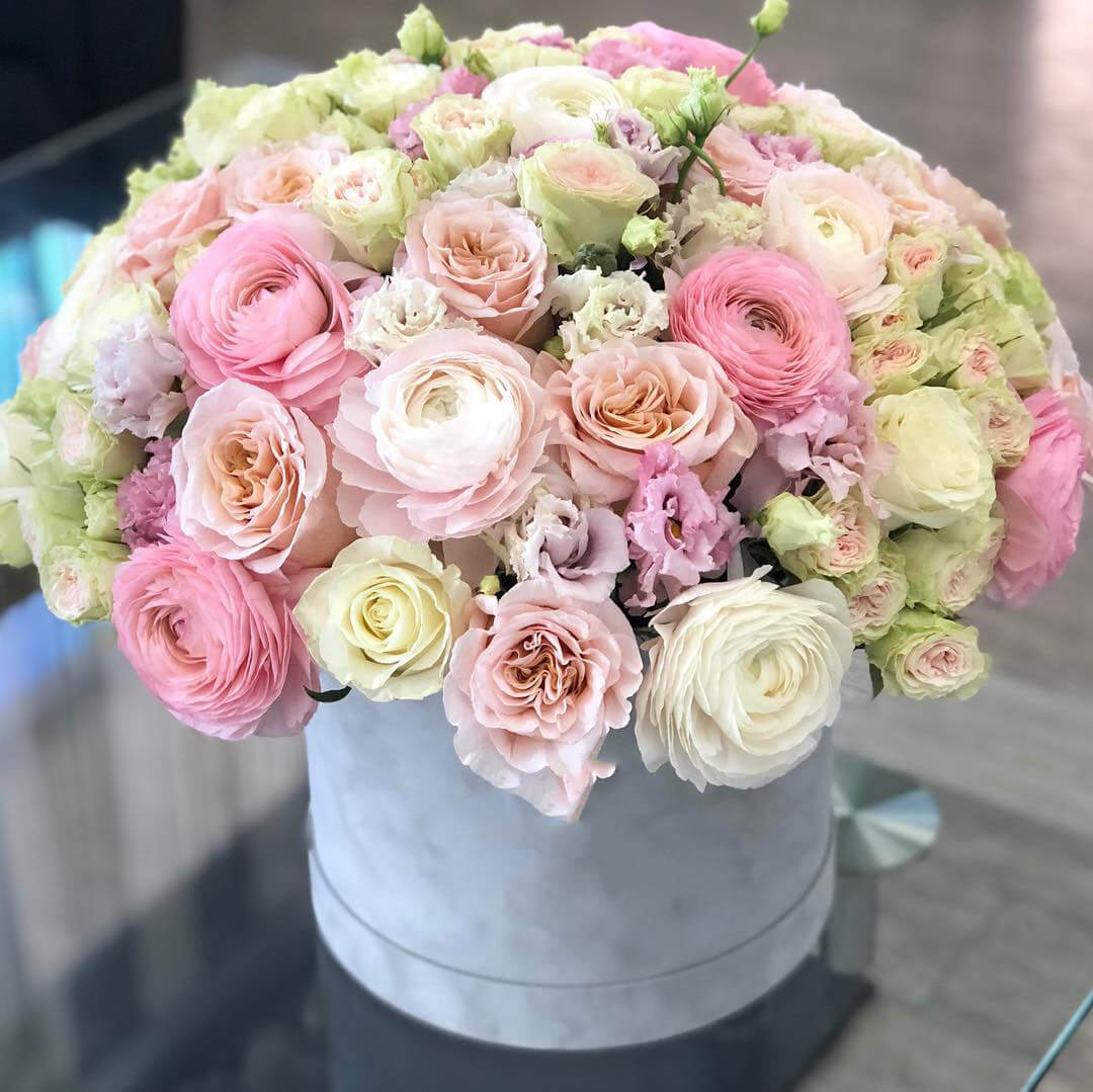 Ранункулюсы с эустомой от 29 шт.