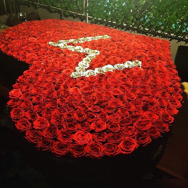 1001 роза - сердце с буквой