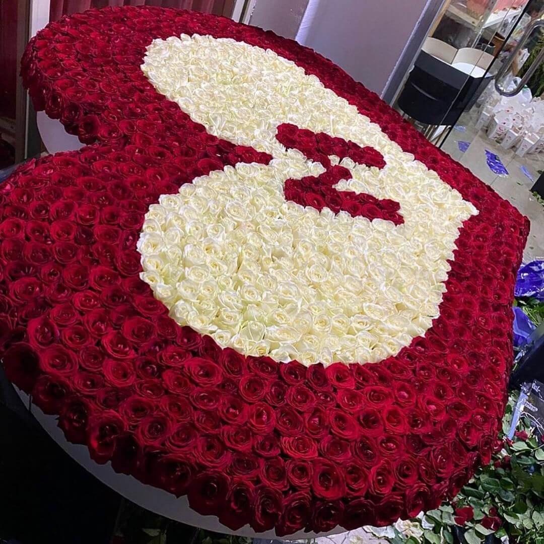 1001 роза - белое сердце с буквой