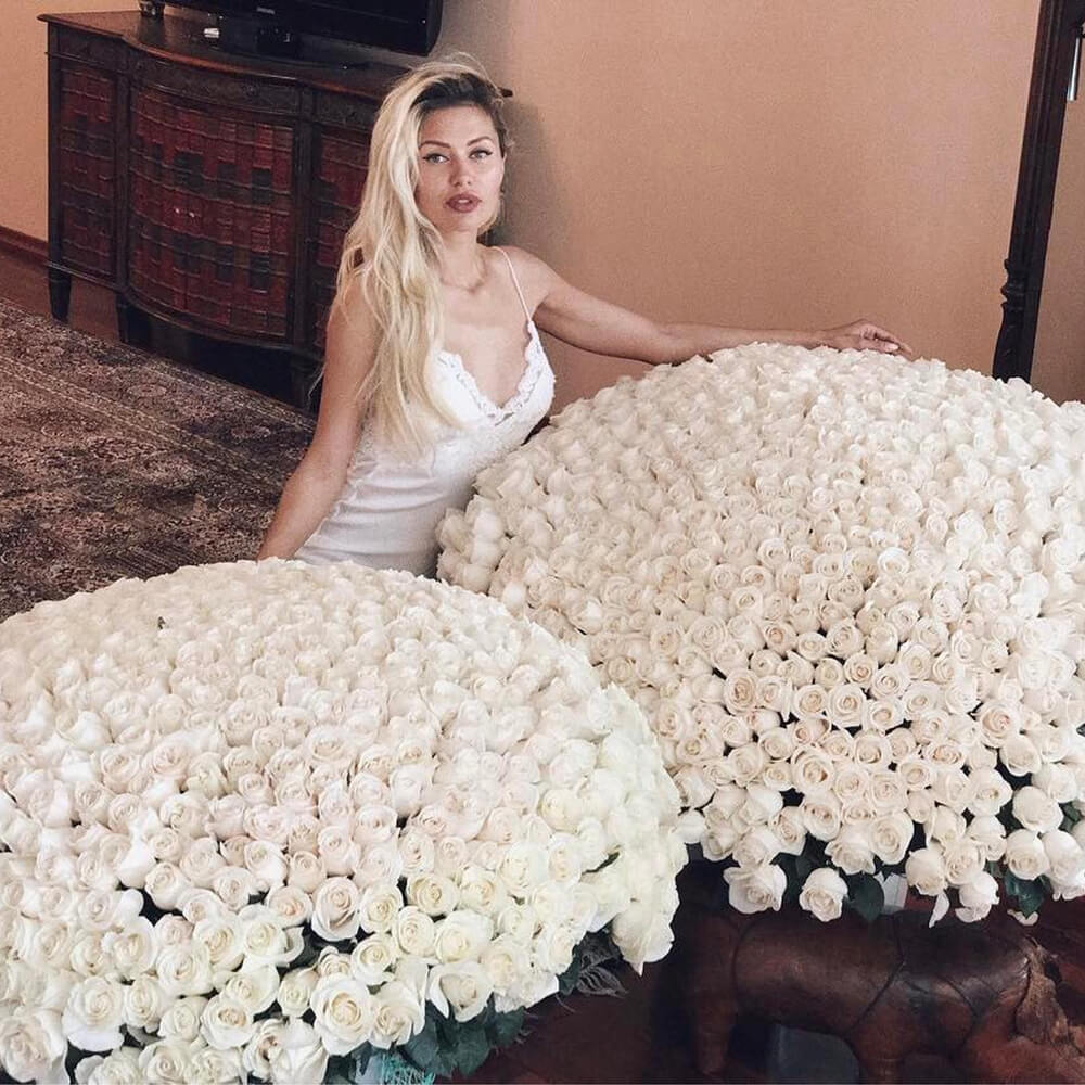 1001 белая роза в коробках