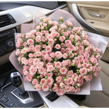 Розовые кустовые розы от 9 шт.