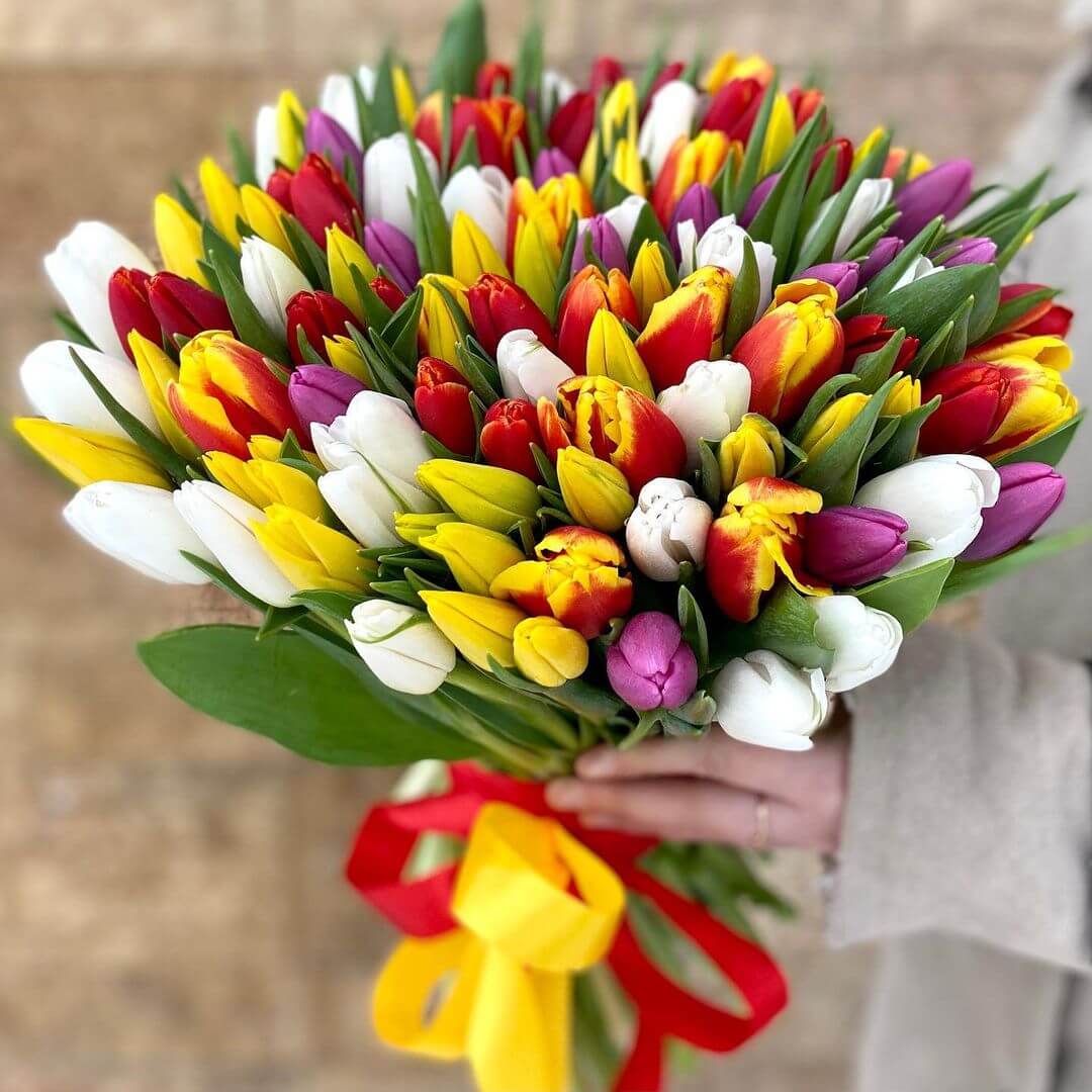 Разноцветные тюльпаны в букете - 101 шт.
