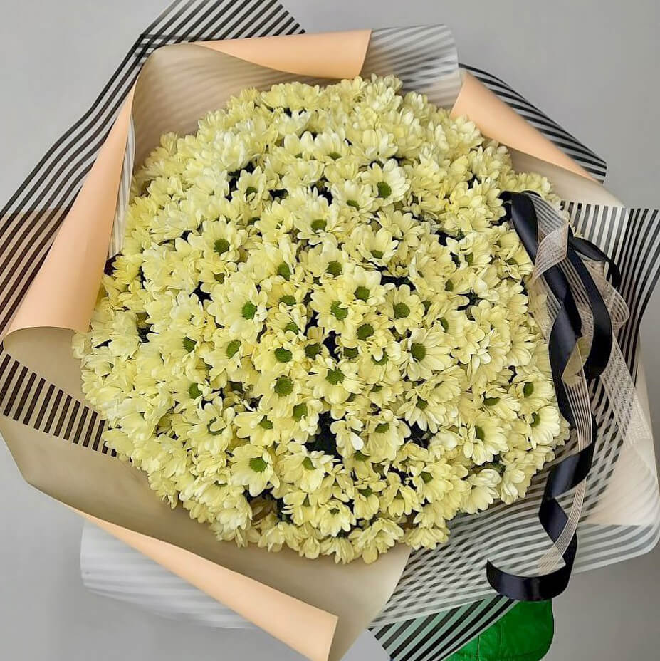 101 зеленая хризантема в букете