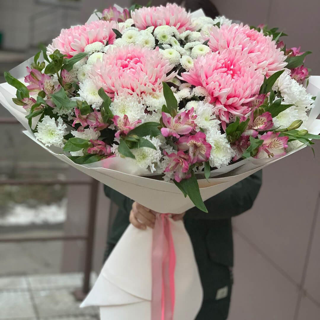 Хризантема с альстромерией - 65 шт.