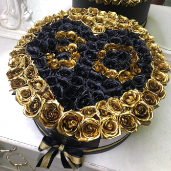 101 роза с датой -  сердце