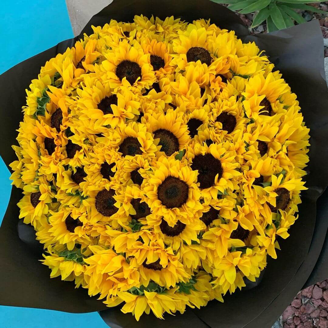 101 подсолнух в букете