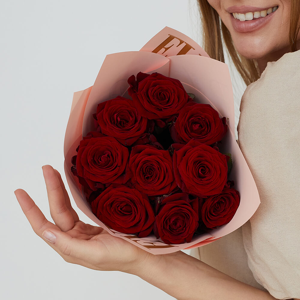 11 красных роз в букете 