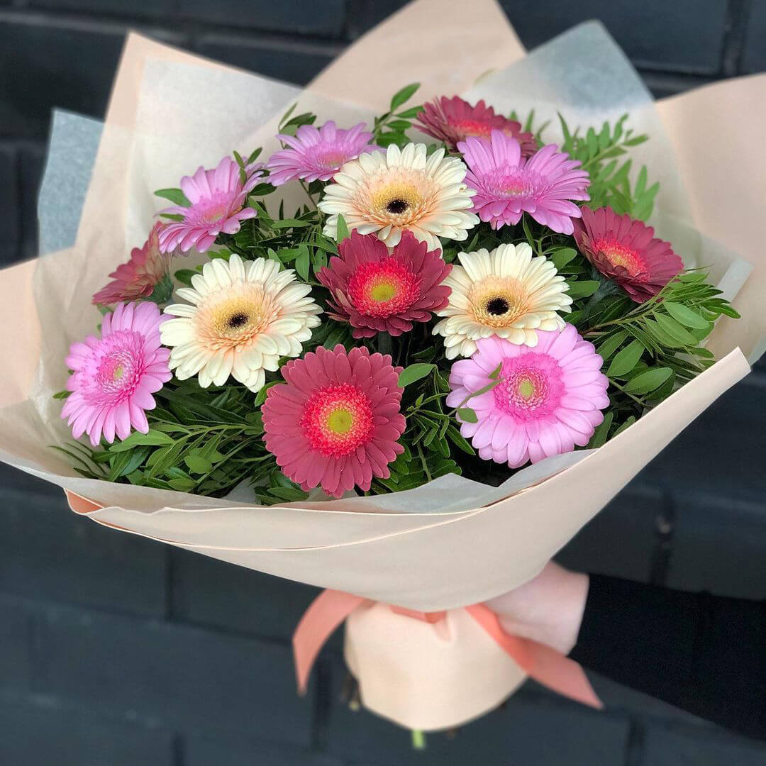 Бело-фиолетовый микс гербер - 19 шт.