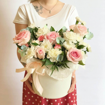 Микс из гвоздик с розами - 29 шт.