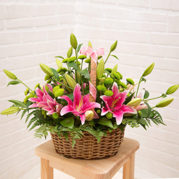 Лилии с хризантемами - 19 шт.