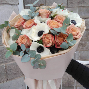 Анемоны с кофейными - 19 шт.