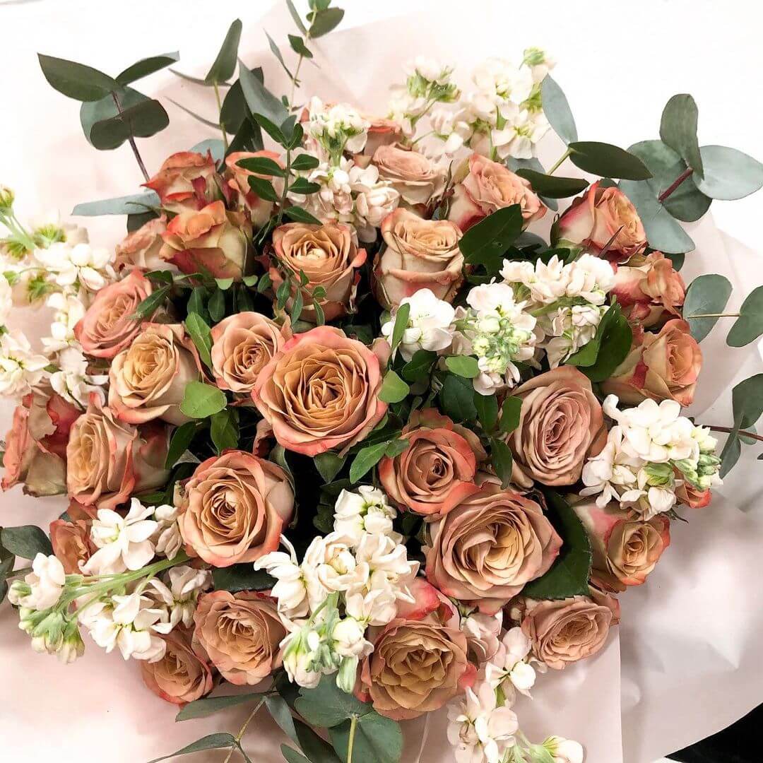 29 кофейных роз в миксе