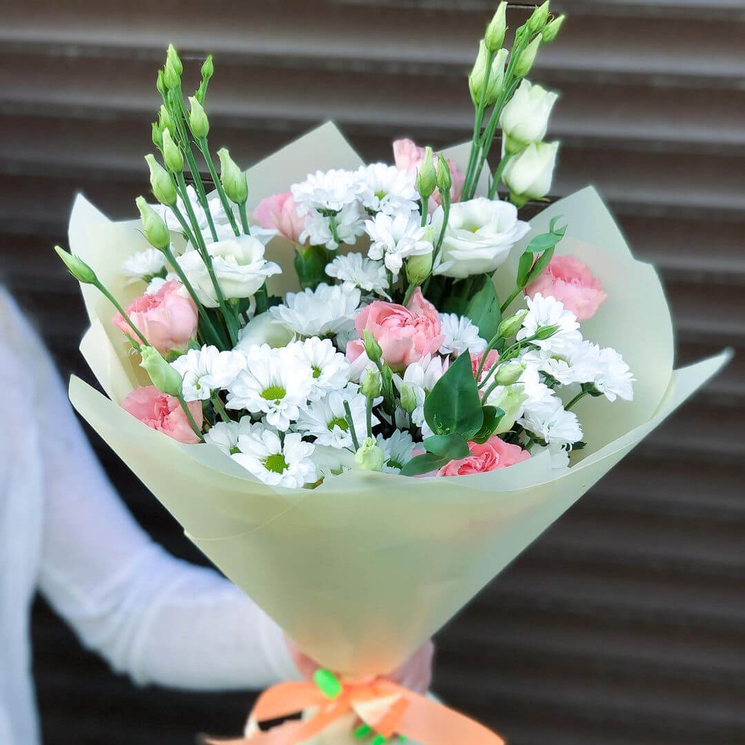 Эустомы с хризантемой - 9 шт.