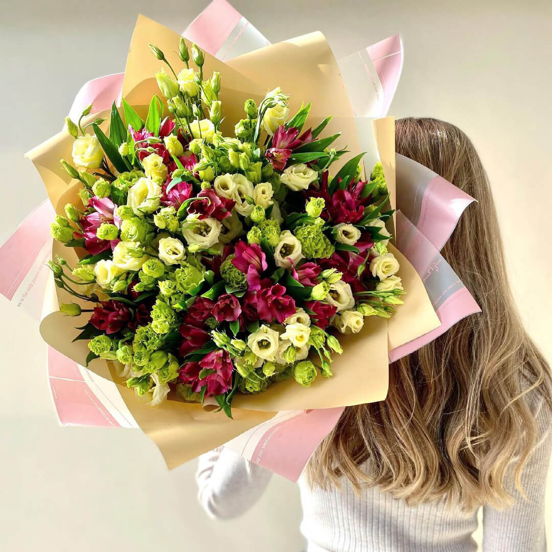 Эустома с альстромерией - 81 шт.