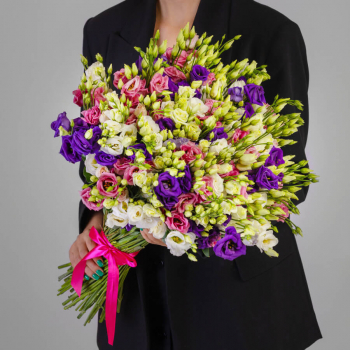 51 микс из эустом в букете