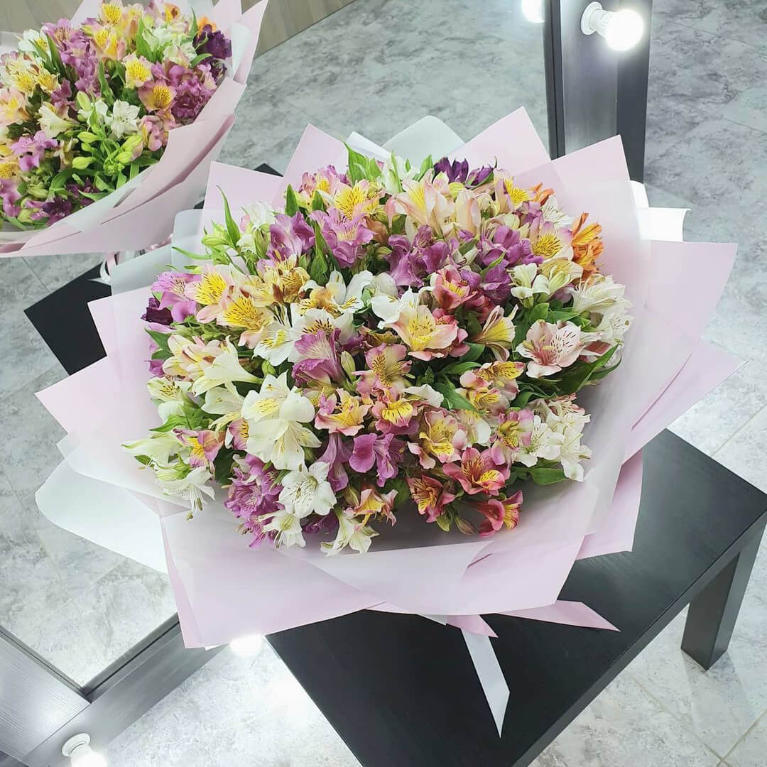 29 альстромерий в букете