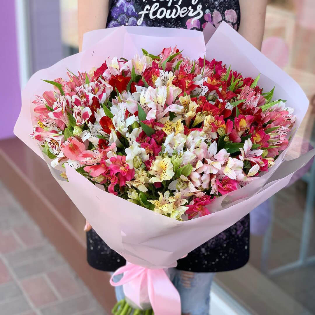 51 нежно-розовая альстромерия