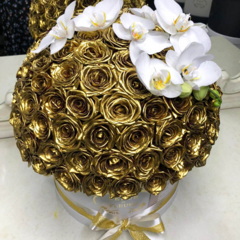101 золотая роза с орхидеями - шар