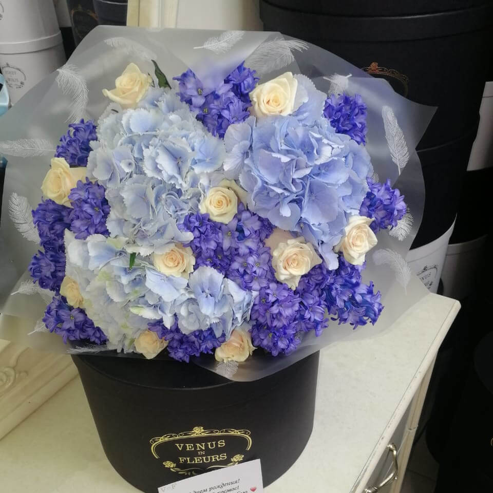 Гортензии с гиацинтами в букете - 41 шт.