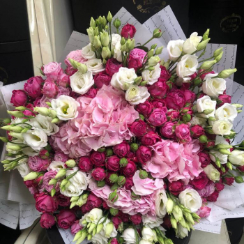Пионовидные розы с гортензиями - 35 шт. Пионовидные розы с гортензиями - 35 шт.
