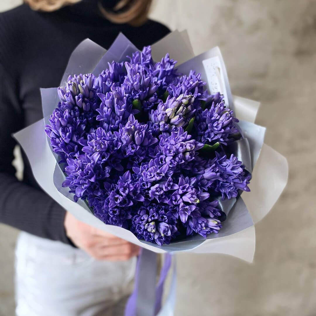 15 синих гиацинт в букете
