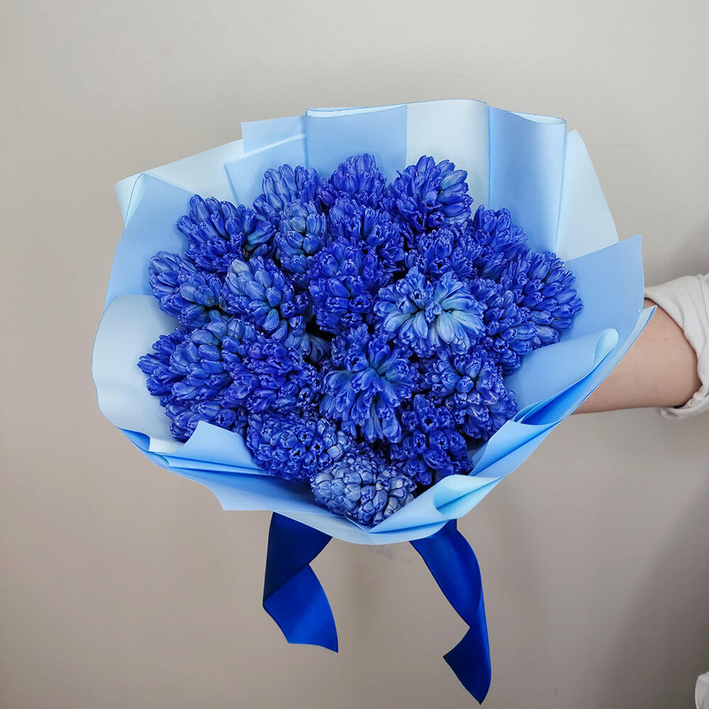19 синих гиацинт в букете