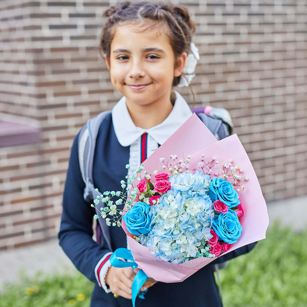 Голубые розы с гортензиями - 13 шт.