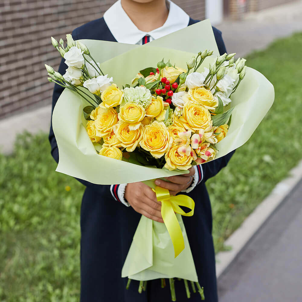 Пионовидные розы с эустомами - 15 шт.