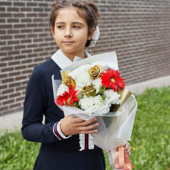 Золотые розы с гвоздиками - 15 шт. Золотые розы с гвоздиками - 15 шт.