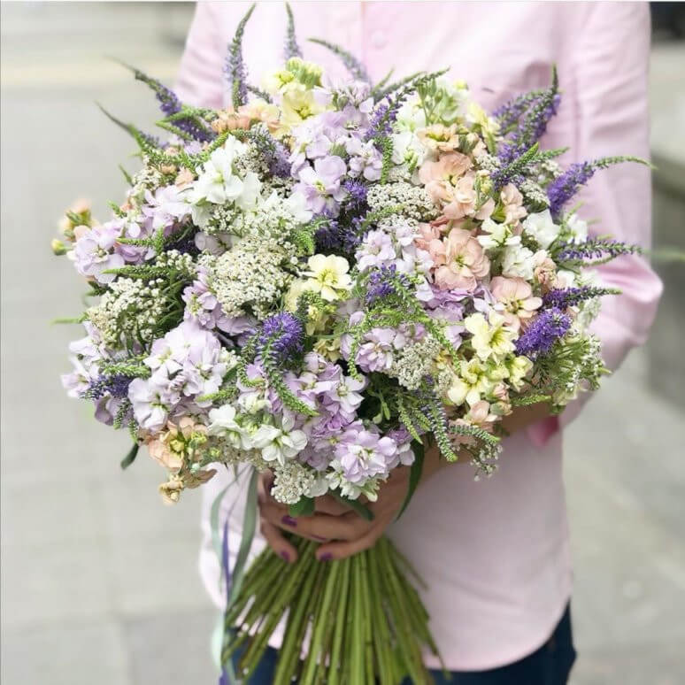 51 маттиола с вероникой в букете