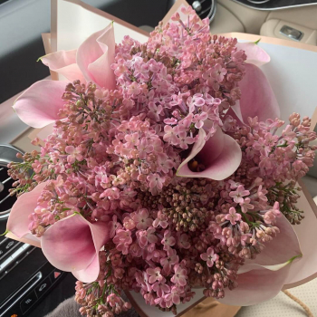 Каллы с розовой сиренью - 19 шт.