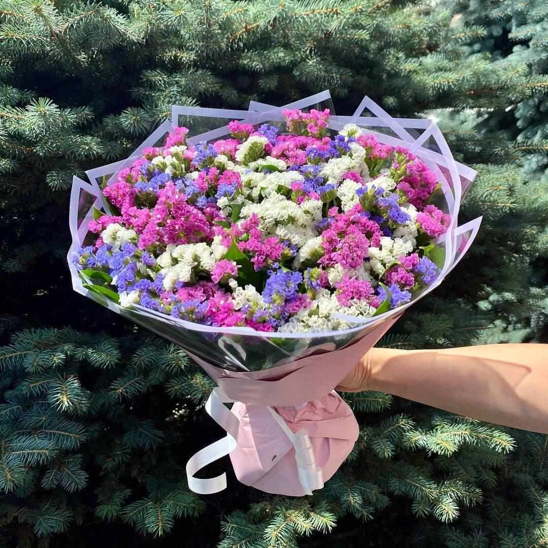 51 нежная статица в букете