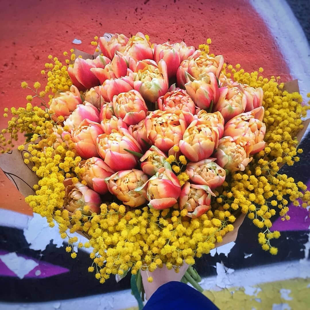 Мимоза с пионовидными тюльпанами - 51 шт.