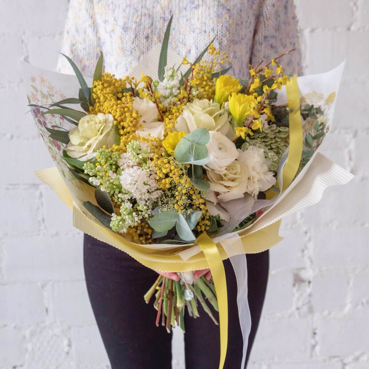 Микс с мимозой в букете - 19 шт.