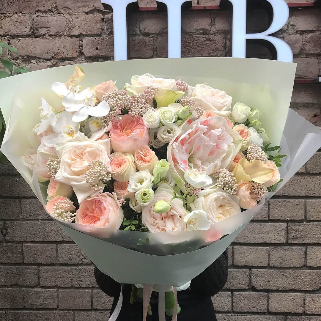 Амариллисы с розами - 31 шт.