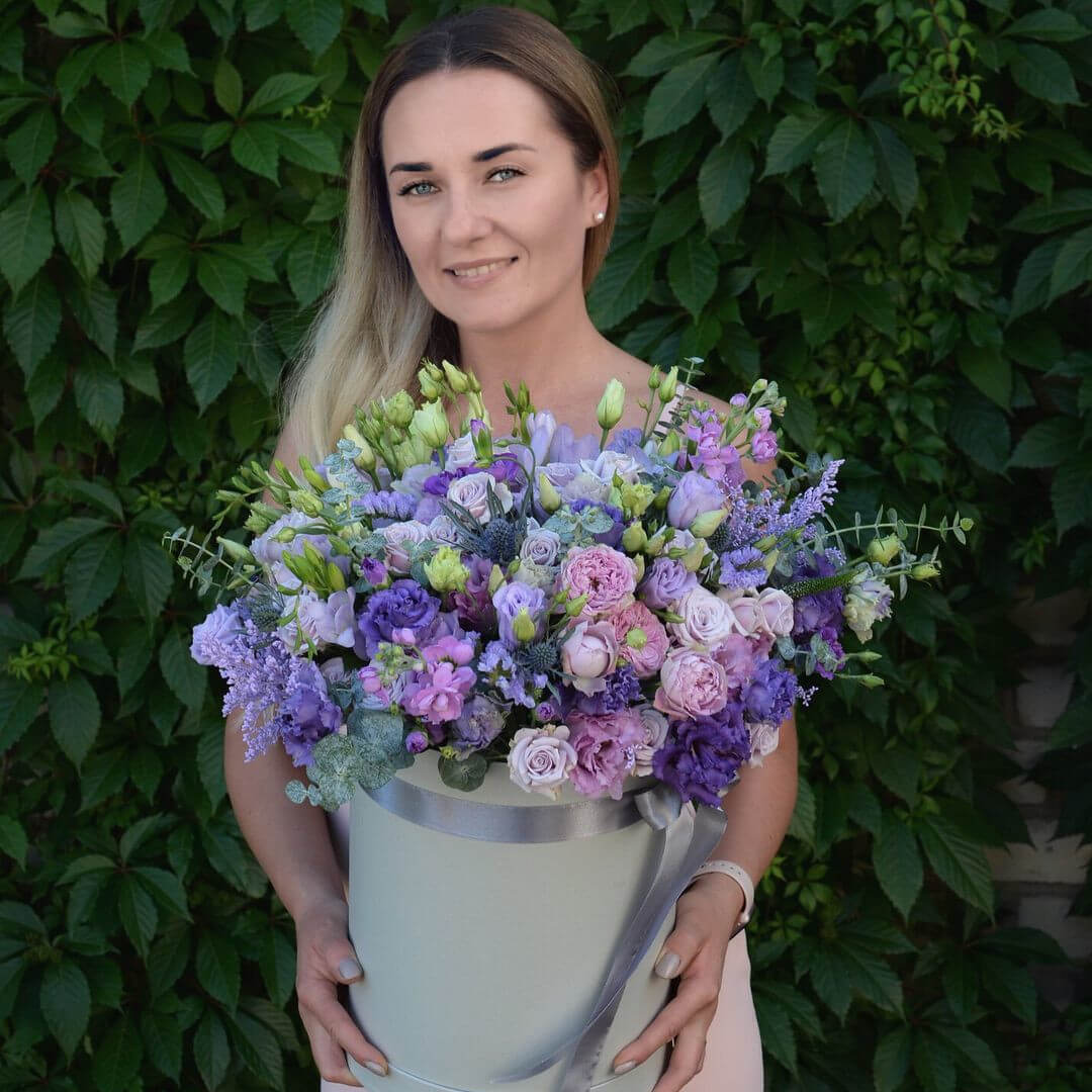 Эустомы с розами - 51 шт.