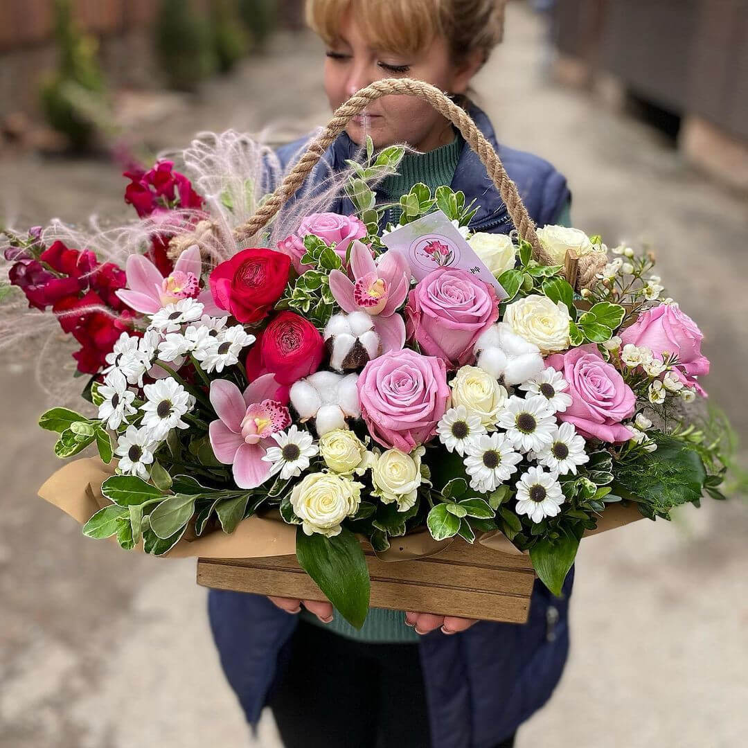 Микс цветов в кашпо - 35 шт.