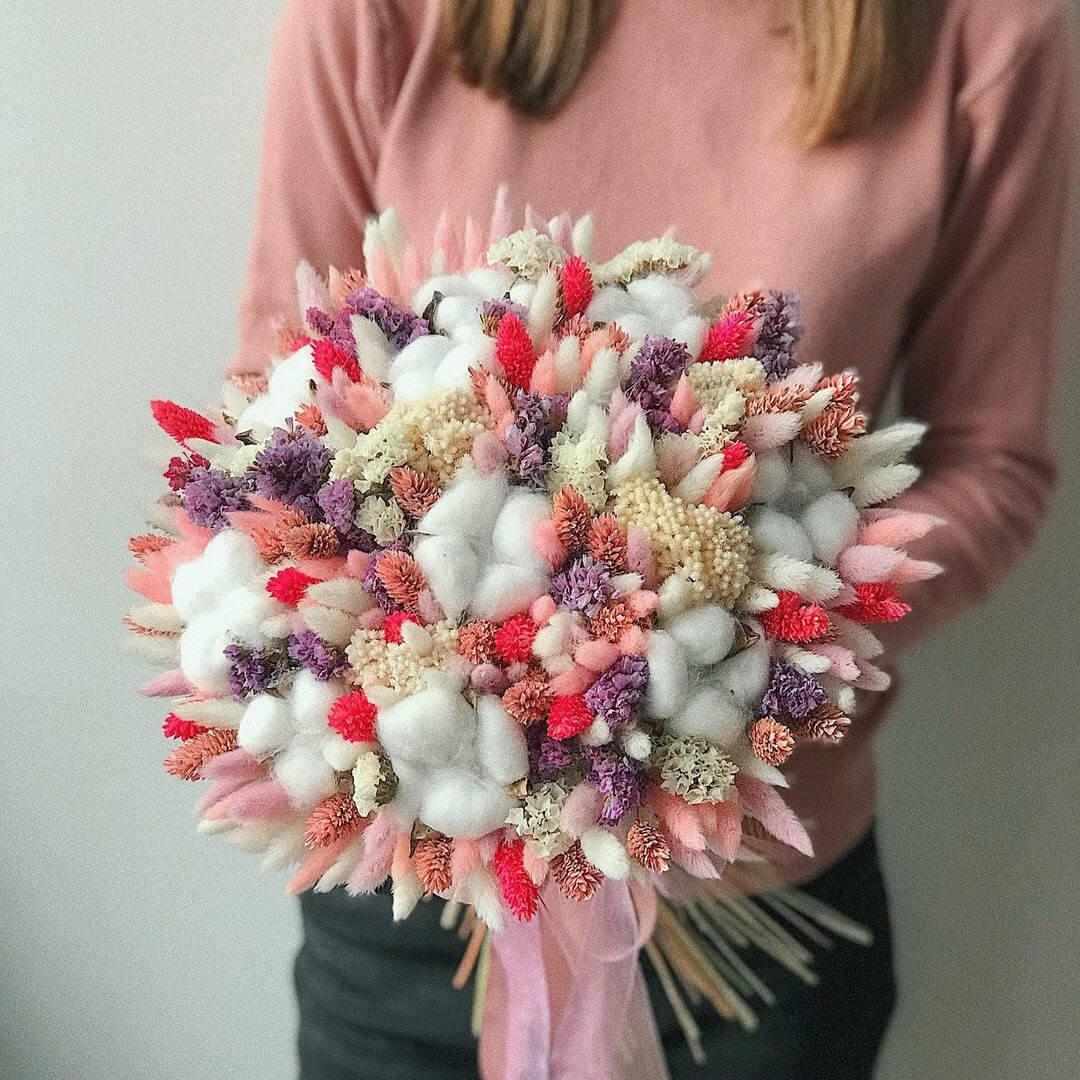 Нежный сухоцвет в букете - 71 шт.