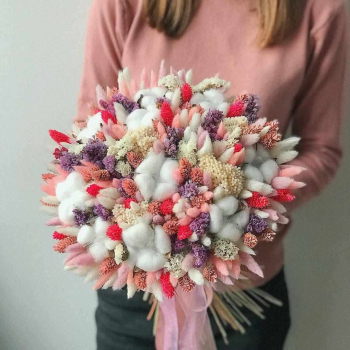 Нежный сухоцвет в букете - 71 шт.