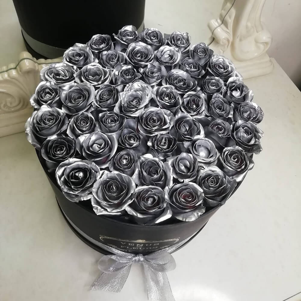 51 серебряная роза в коробке