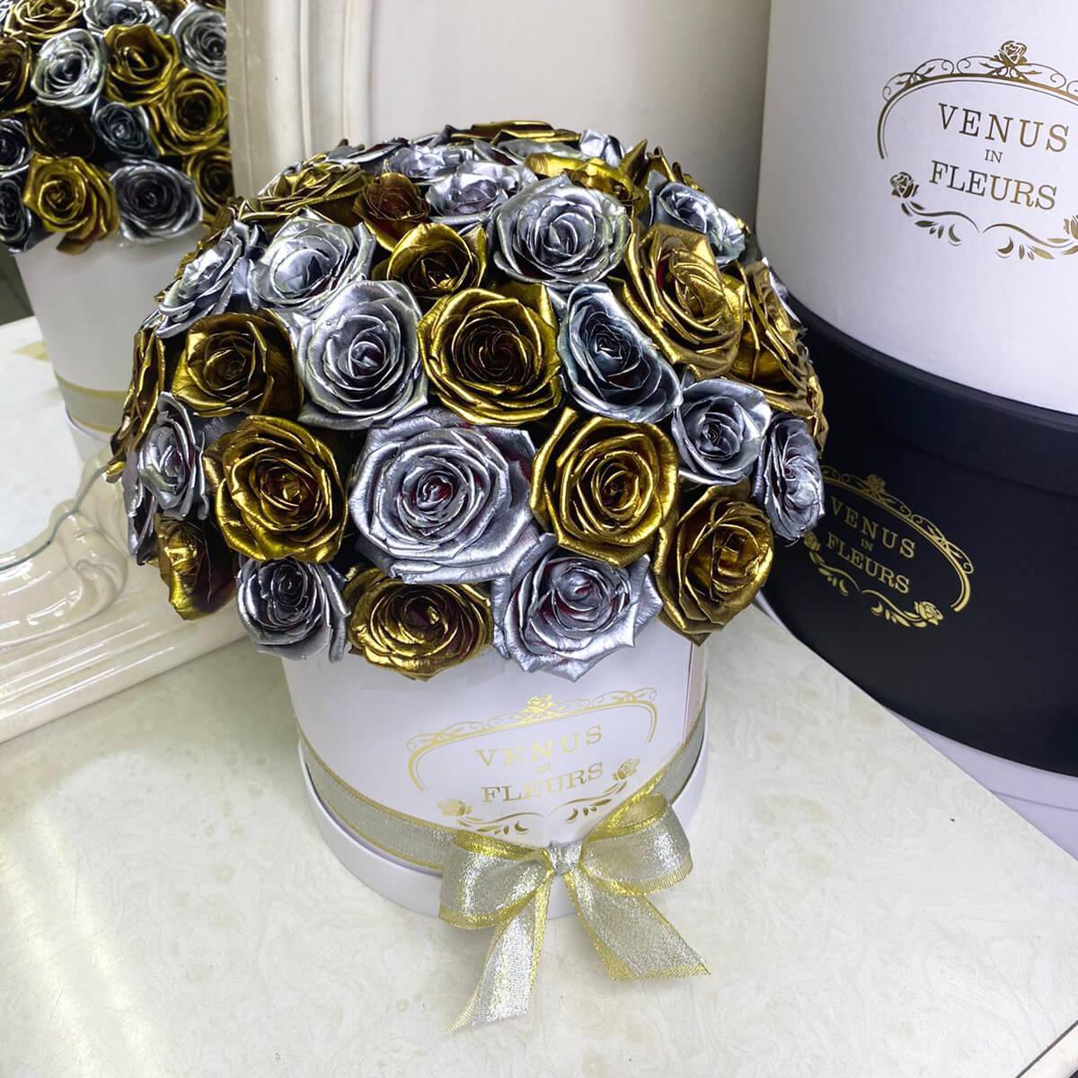 Серебряно-золотые розы (шар)  от 51 шт.